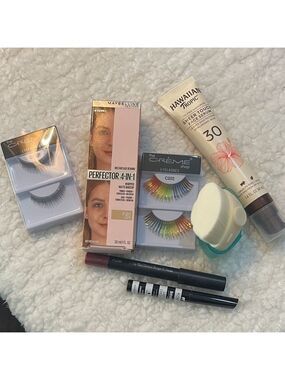 Maybelline Perfector 4-in-1 Makeup, Black Lashes plus more: stocking stuffers